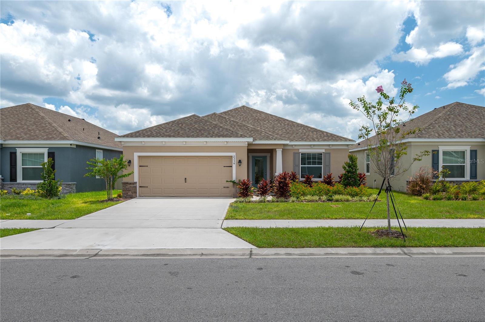 2334 Selenia St Property Photo 1