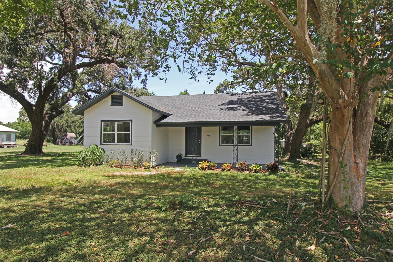 4925 Magnolia Ave Property Photo 1