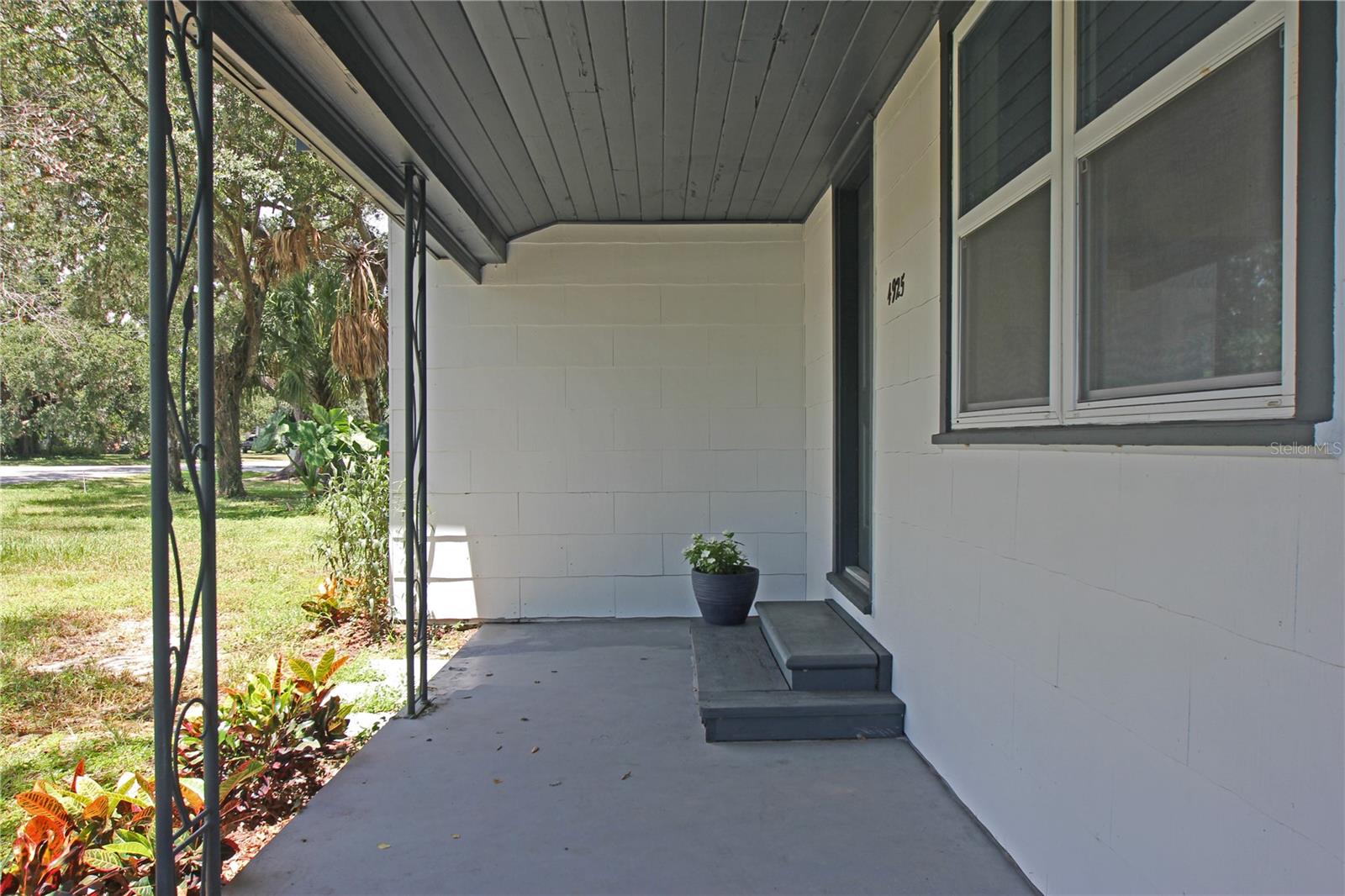 4925 Magnolia Ave Property Photo 3