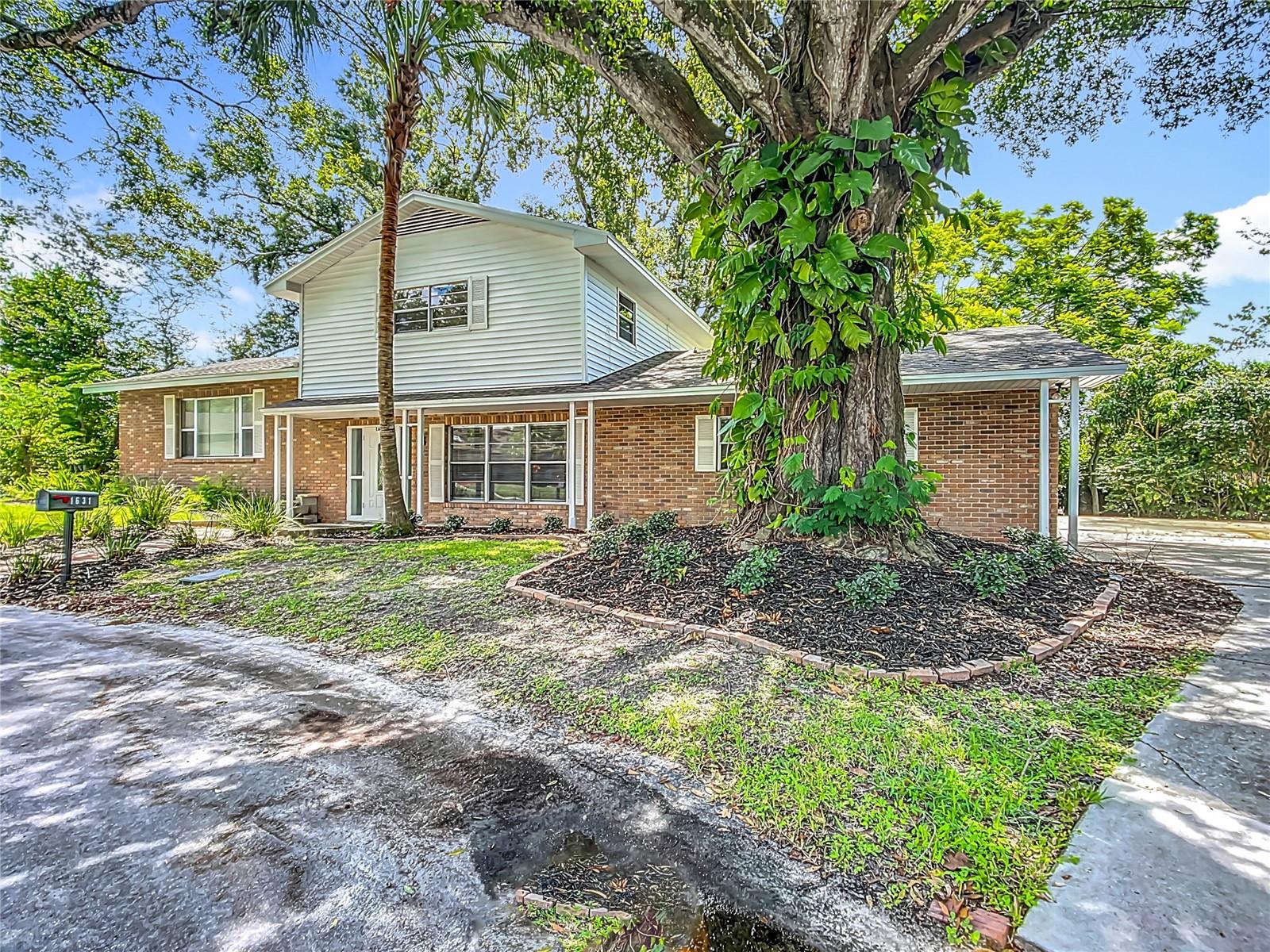 1631 Monterey Ln Property Photo 6