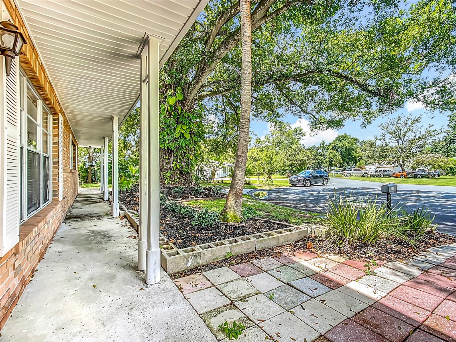 1631 Monterey Ln Property Photo 8