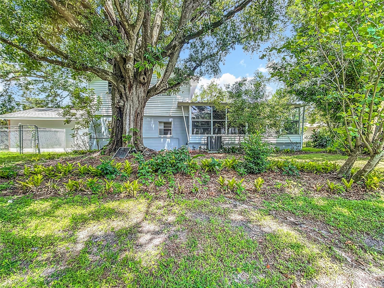 1631 Monterey Ln Property Photo 49
