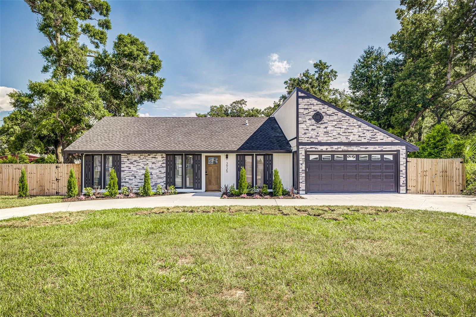 3925 Clubhouse Rd Property Photo 1