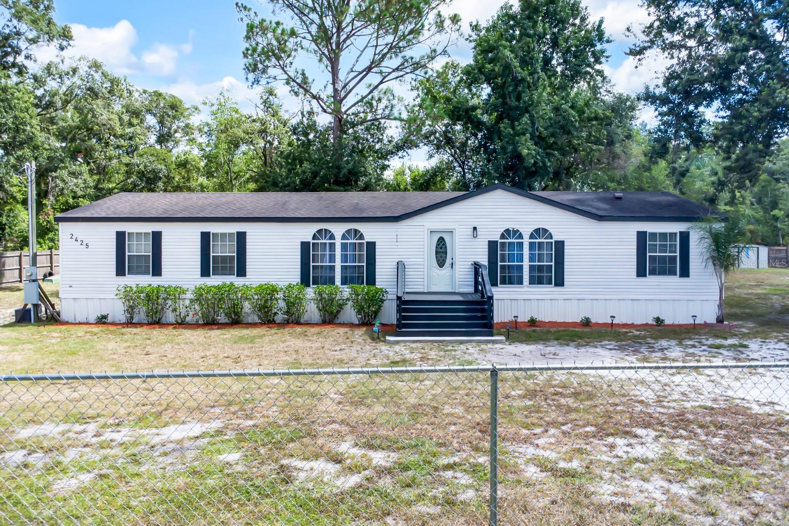2425 Woods Trl Property Photo 1