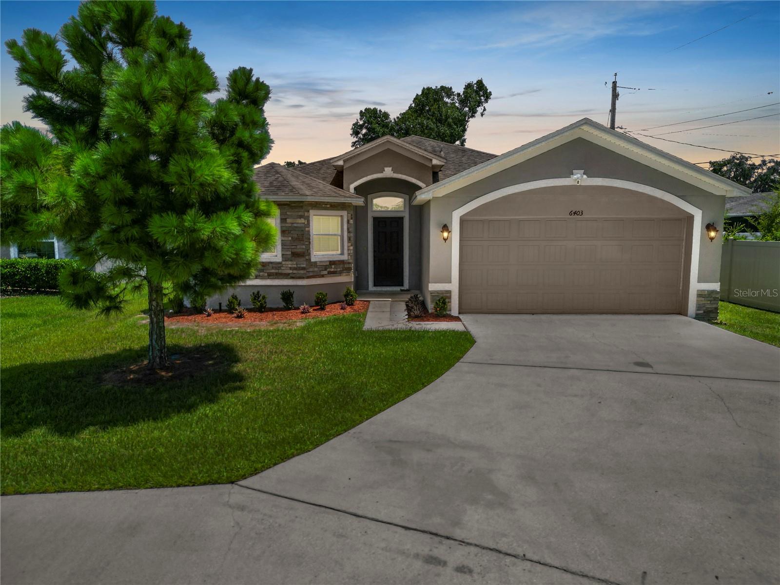 6403 Crossing Ln Property Photo 1