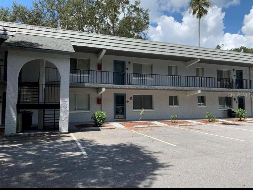 220 N Idlewood Ave #204 Property Photo 1