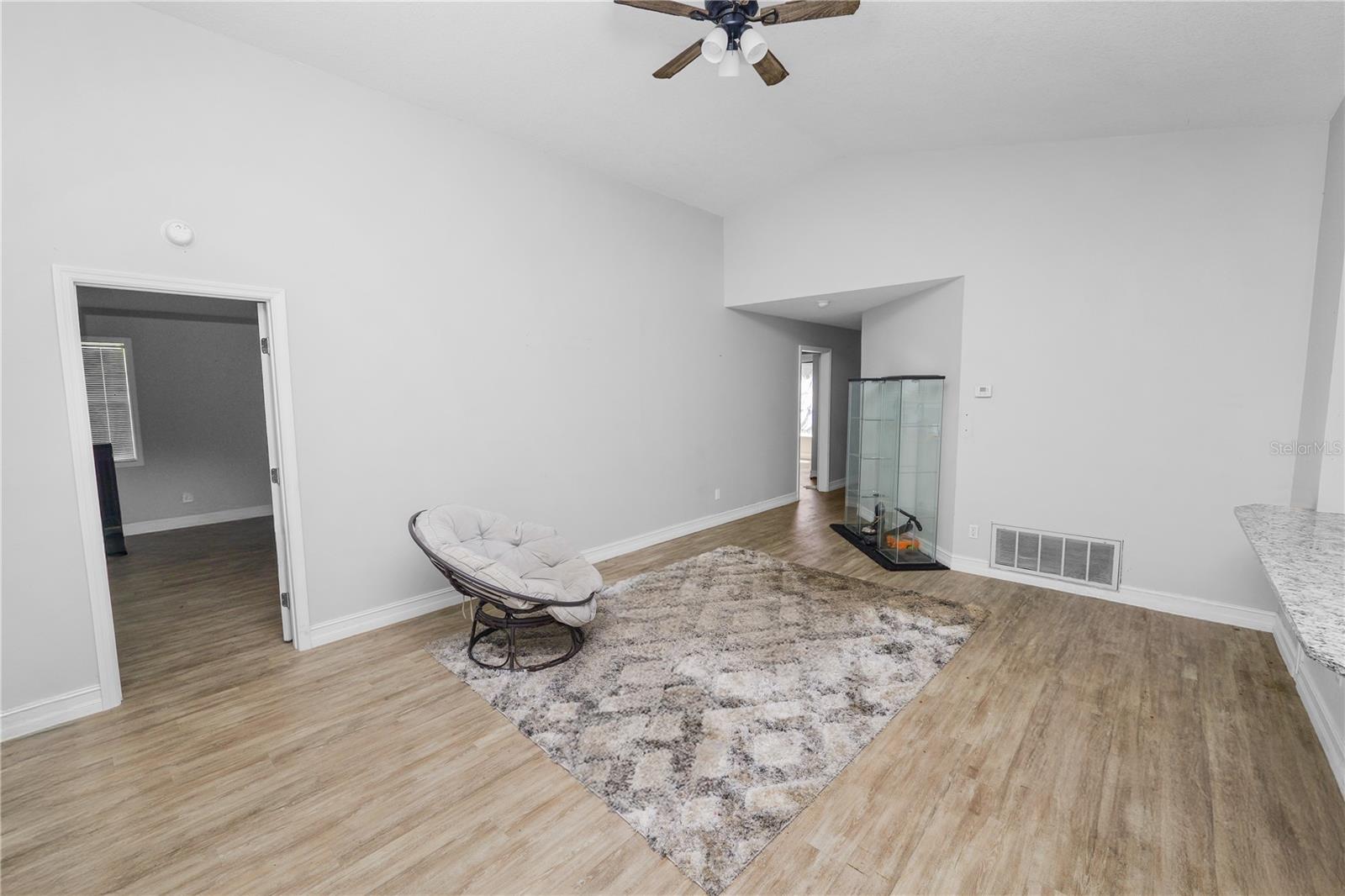 3307 Fox Ridge Dr Property Photo 4