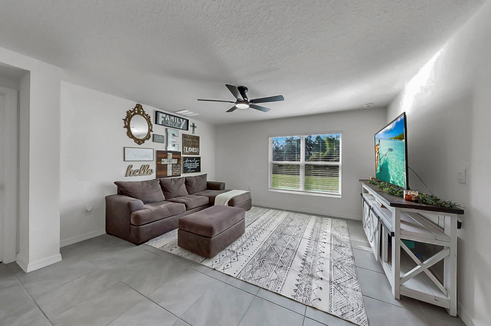 3281 Silver Date Dr Property Photo 8