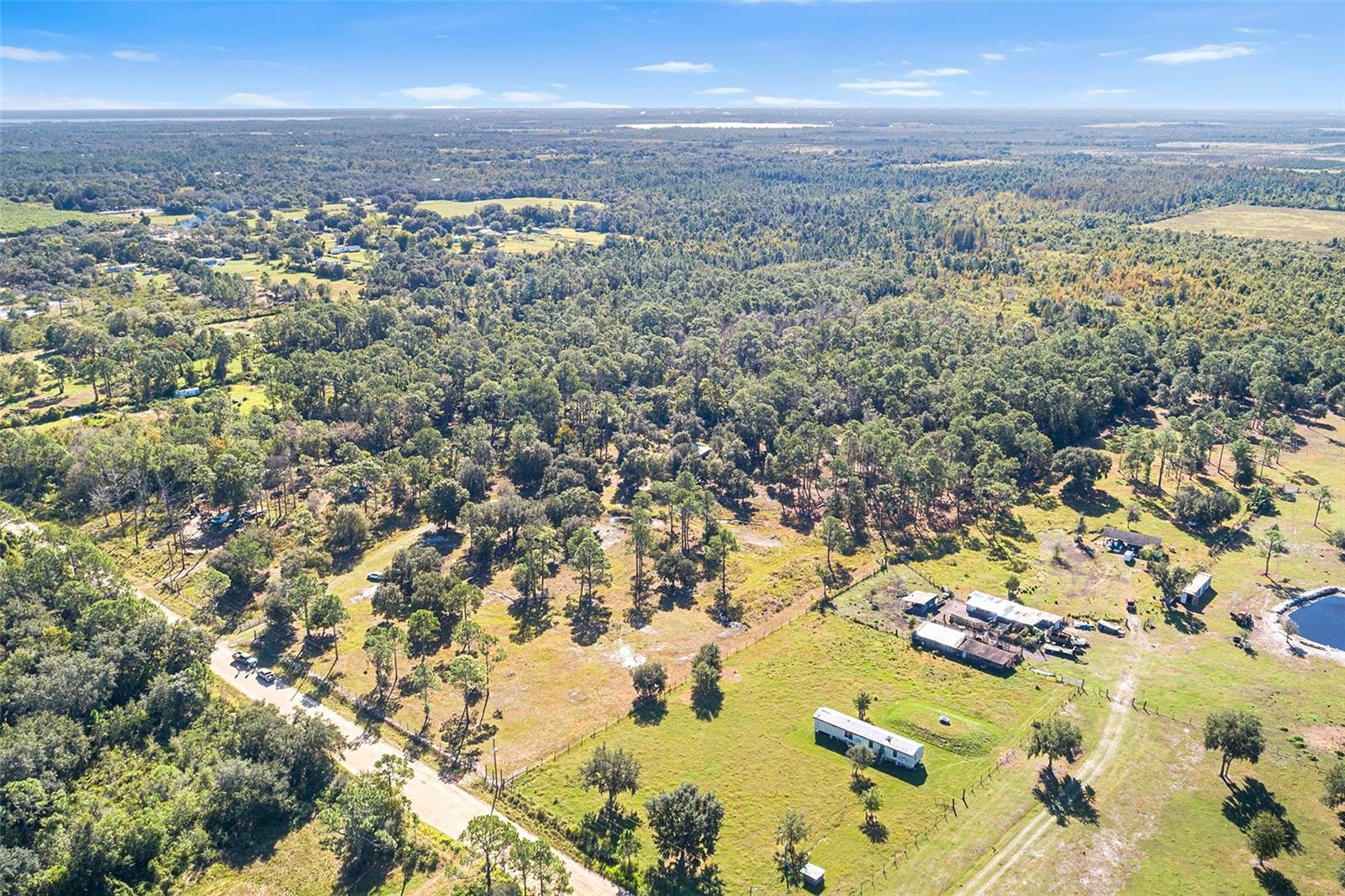 1405 Fazzini Dr Property Photo 8