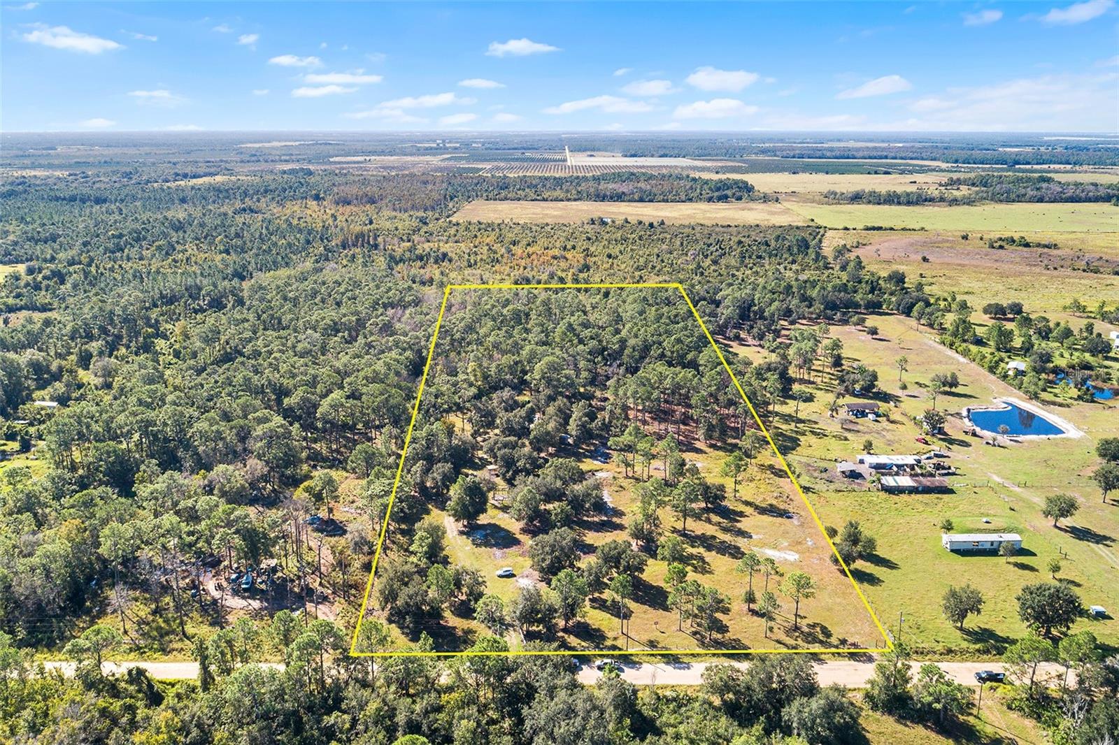1405 Fazzini Dr Property Photo 16