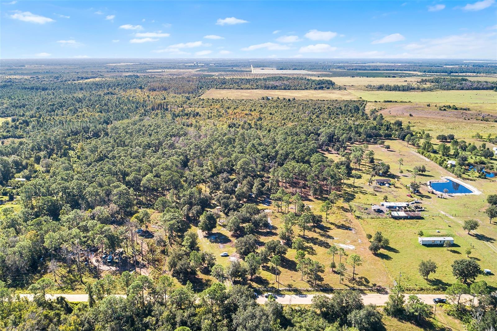 1405 Fazzini Dr Property Photo 17