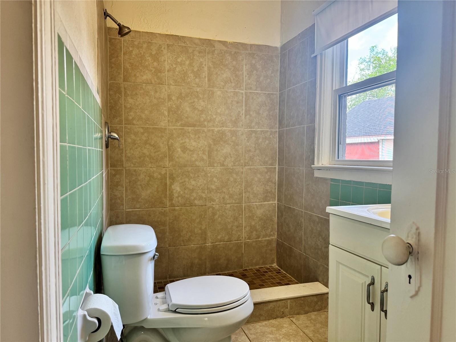 425 E Sessoms Ave Property Photo 5