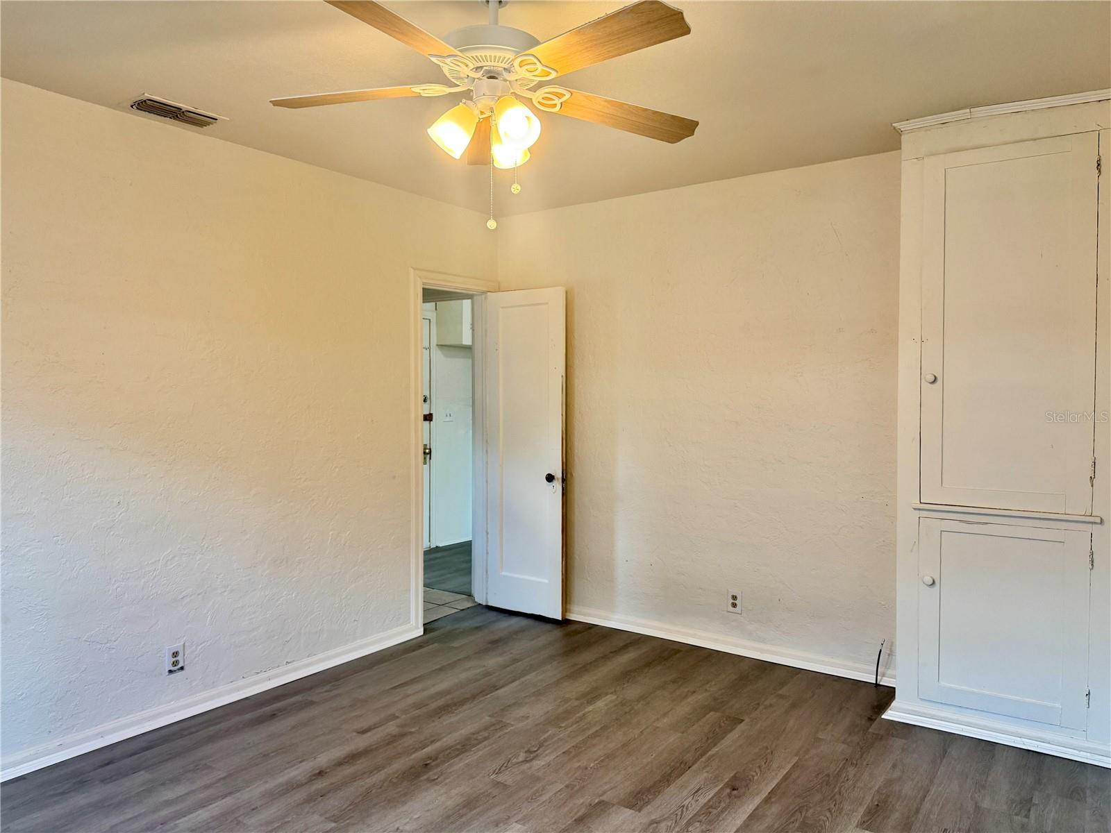 425 E Sessoms Ave Property Photo 9