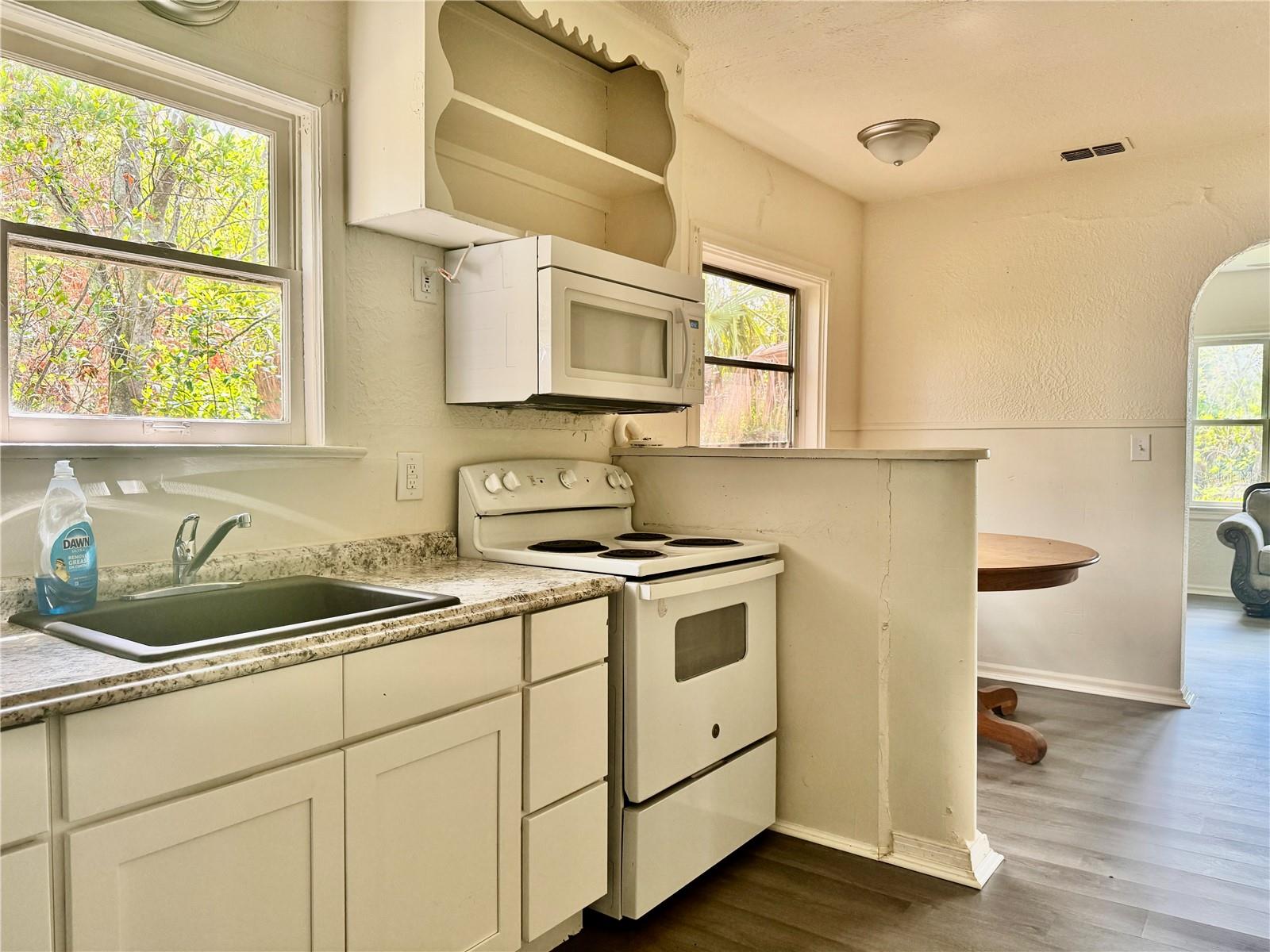 425 E Sessoms Ave Property Photo 18