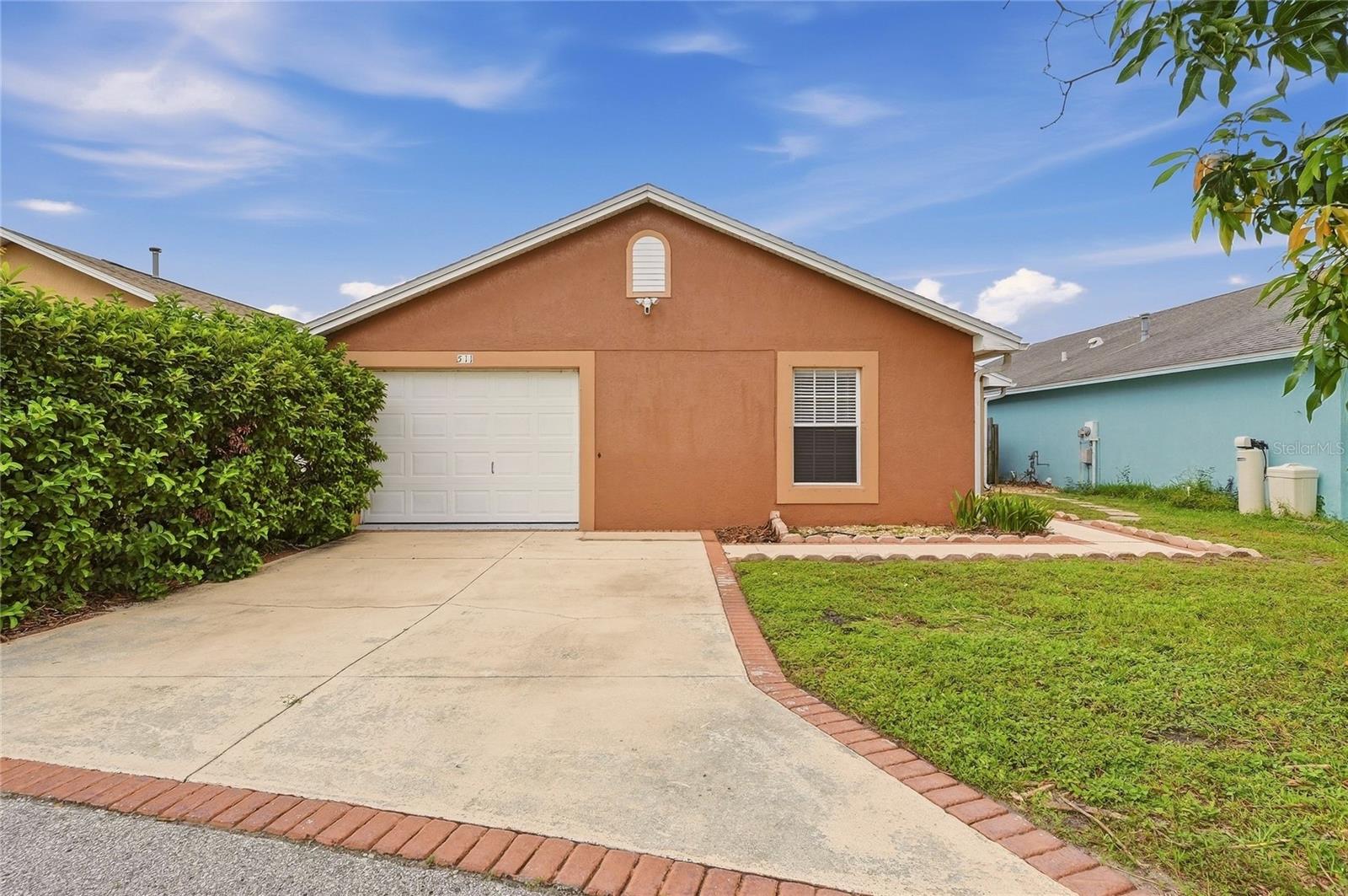 511 Marcia Loop Property Photo 1