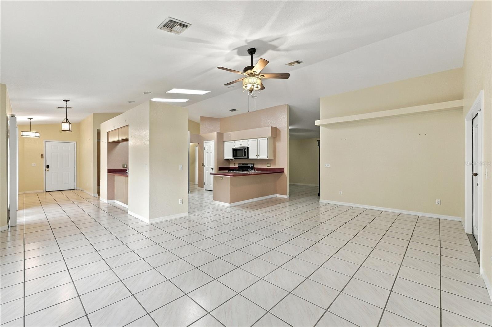 511 Marcia Loop Property Photo 5