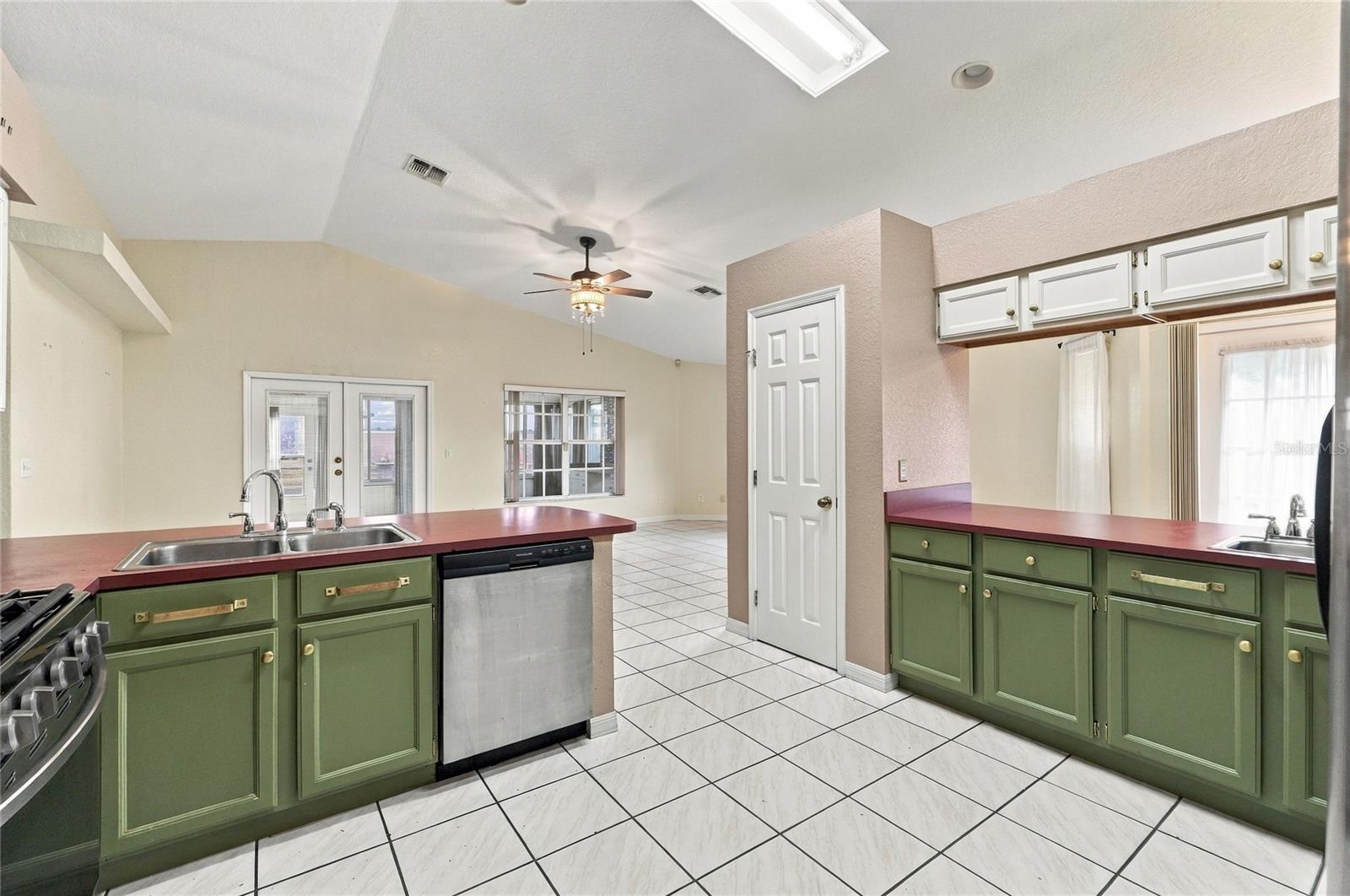 511 Marcia Loop Property Photo 15