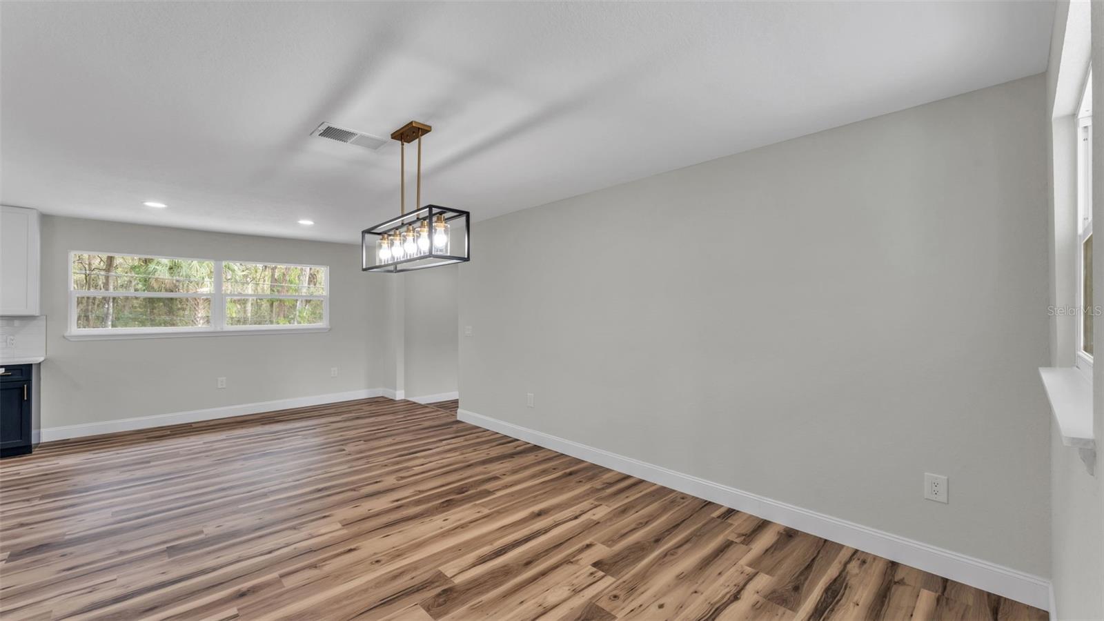 5322 Forestbrook Dr E Property Photo 12