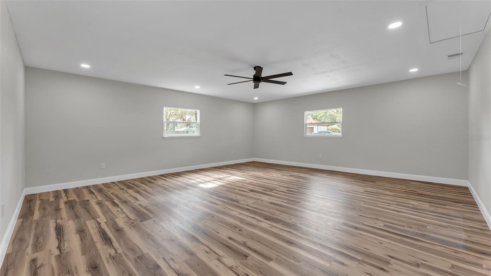 5322 Forestbrook Dr E Property Photo 24