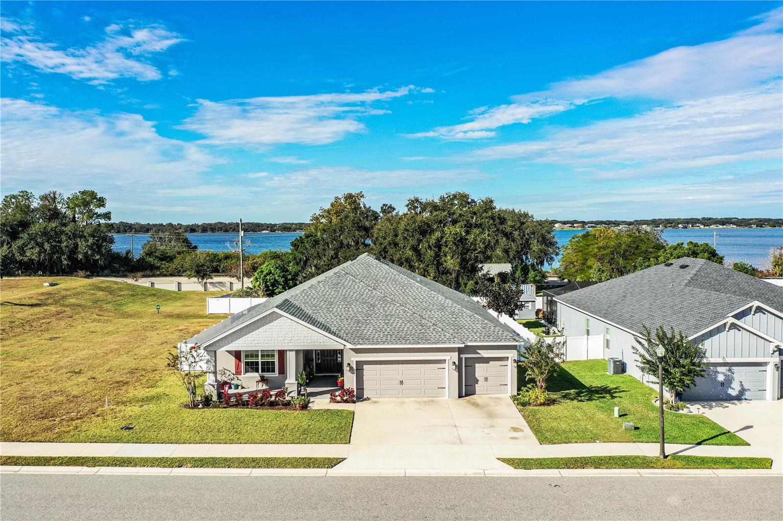 261 Walkers Point Dr Property Photo 2
