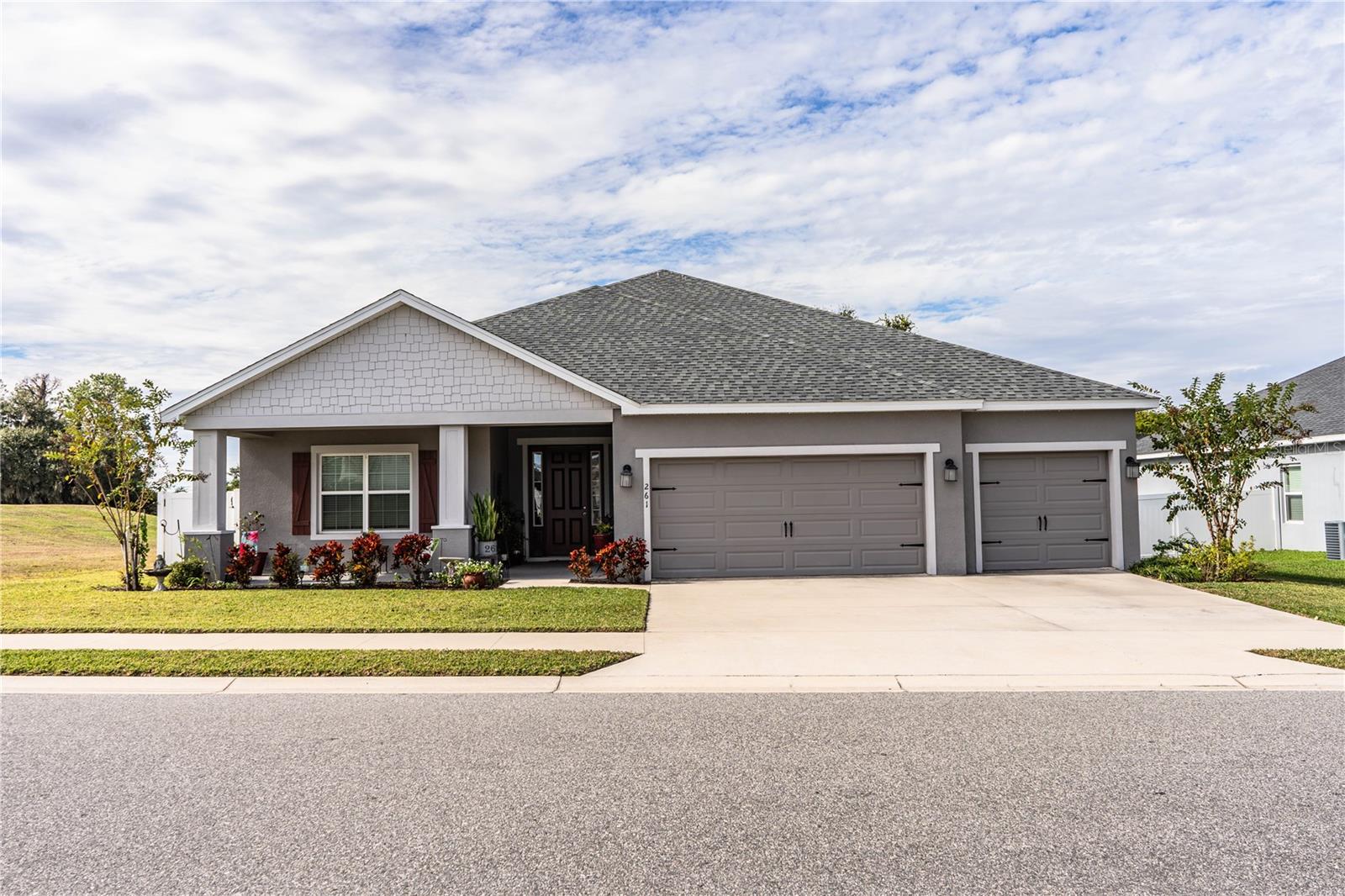 261 Walkers Point Dr Property Photo 3