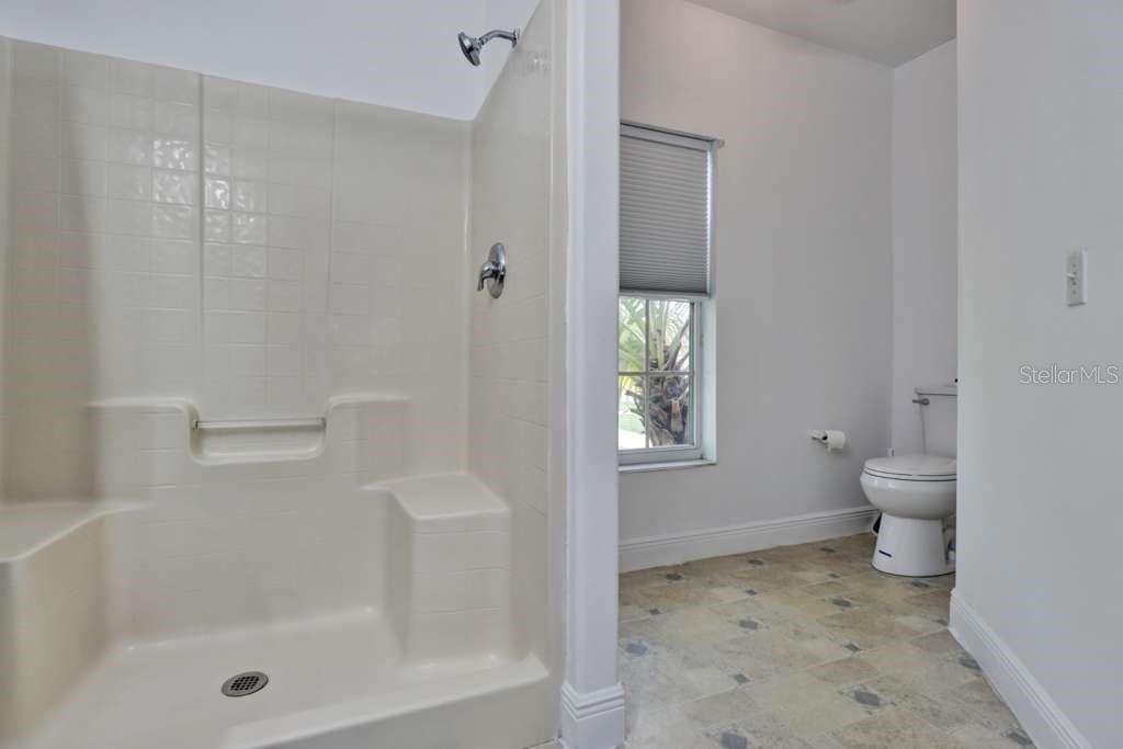 820 Grantham Dr Property Photo 28