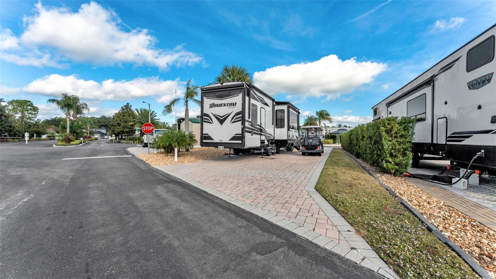 16404 Bay St Property Photo 6