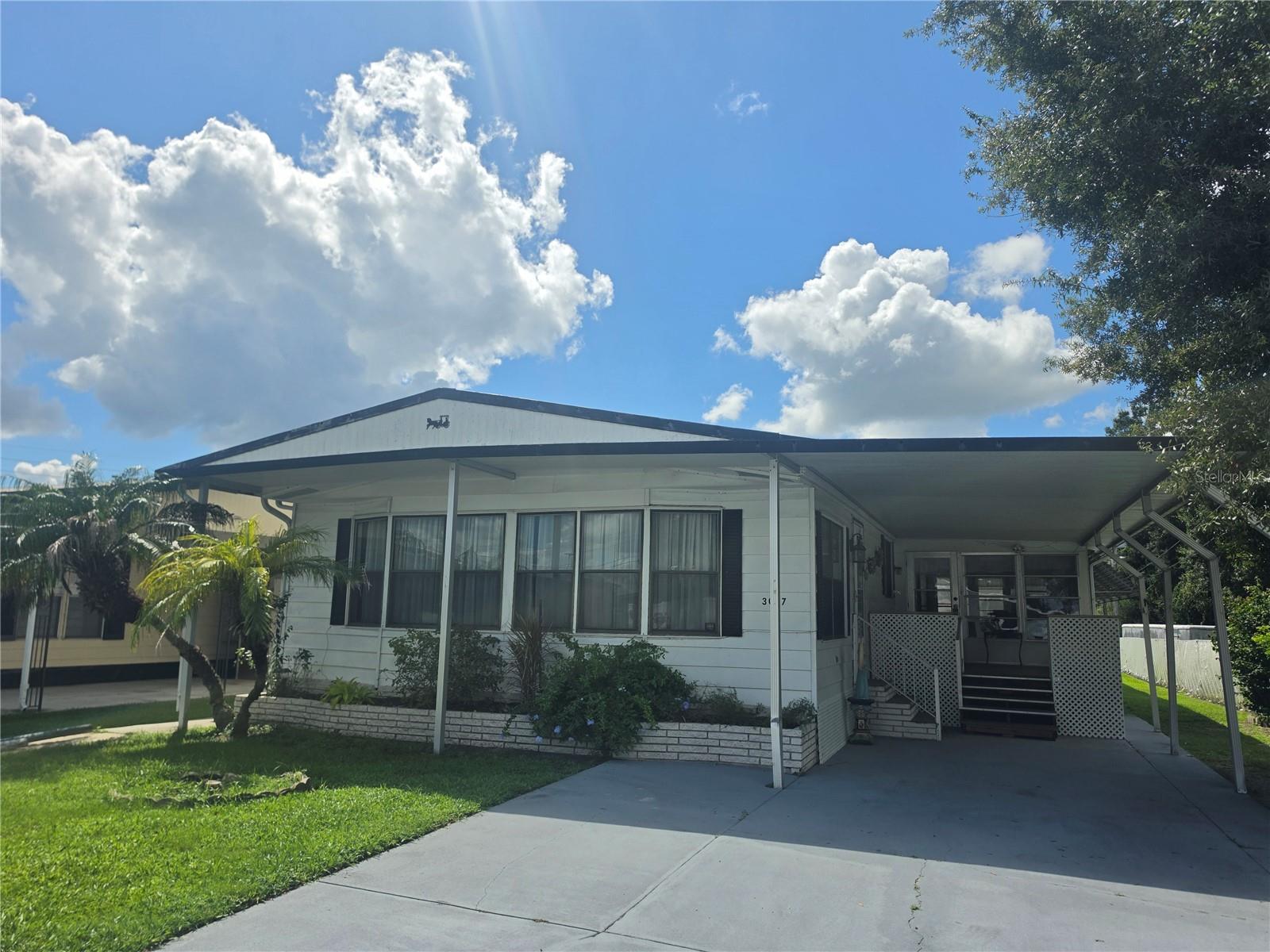 3027 Galaxy Ln Property Photo 1