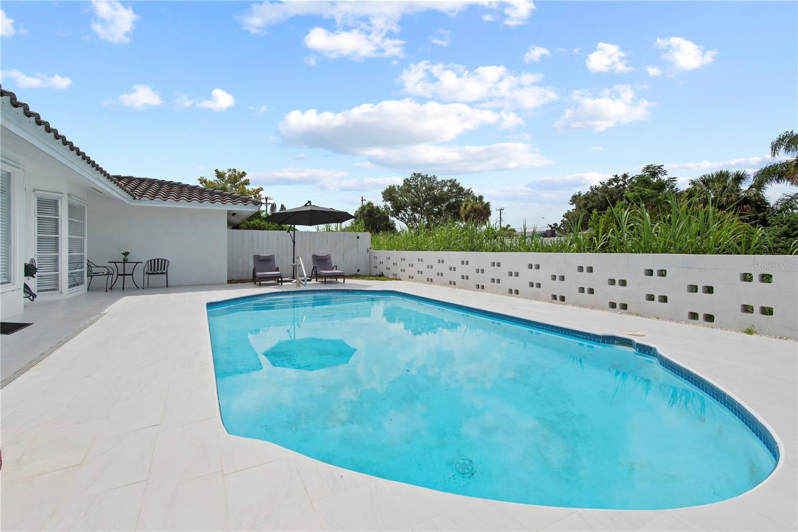 3364 Espanola Dr Property Photo 66