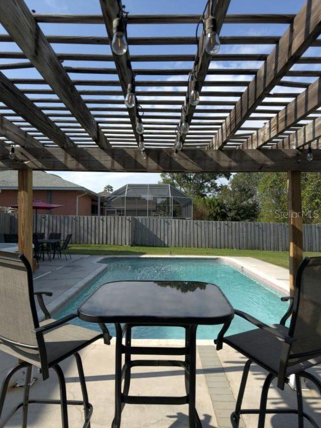 240 Santa Rosa Dr Property Photo 2
