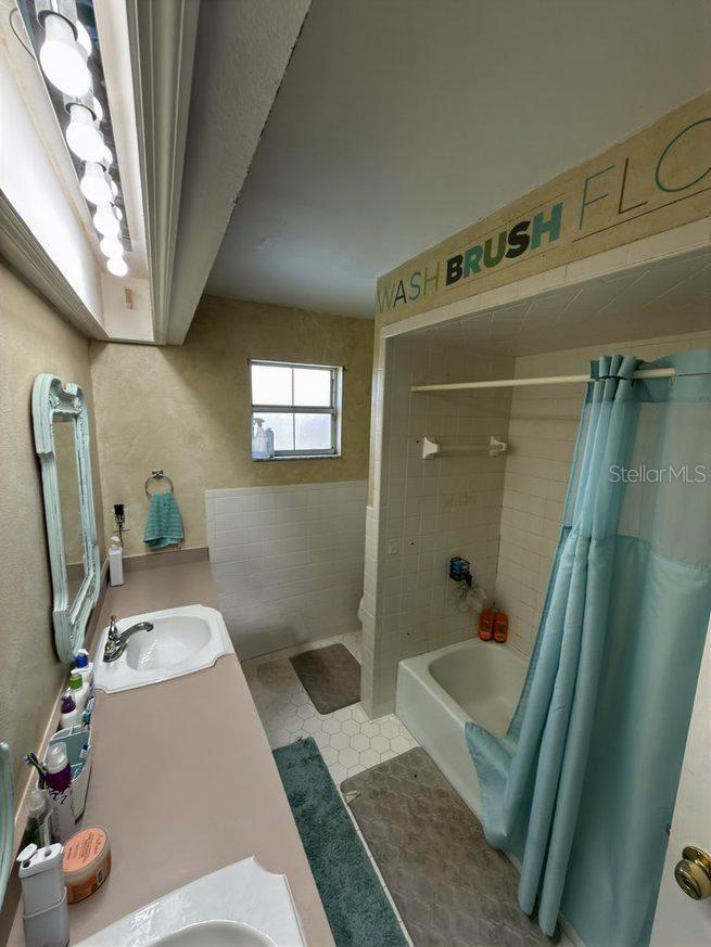240 Santa Rosa Dr Property Photo 22