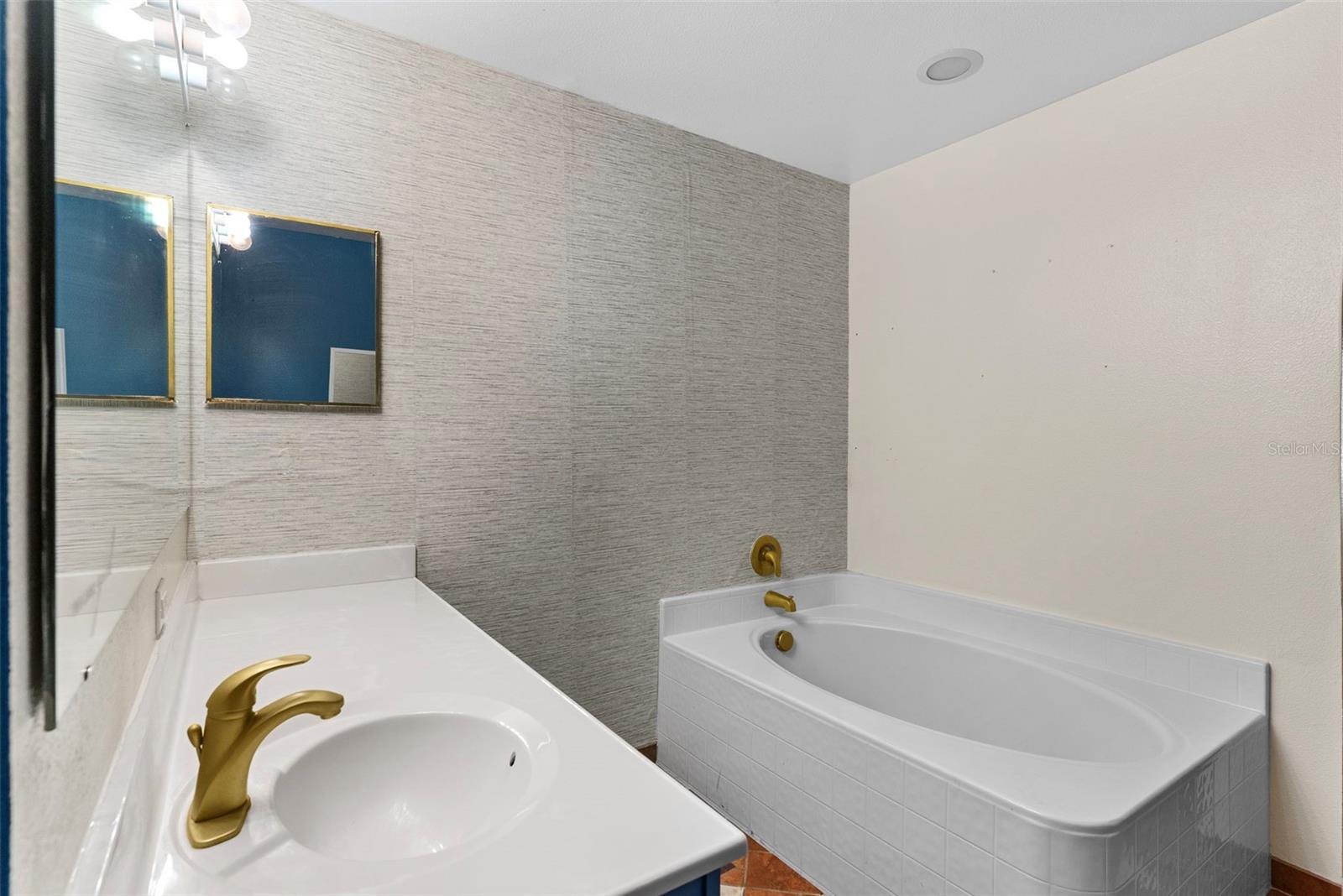 1009 Ronlin St Property Photo 19