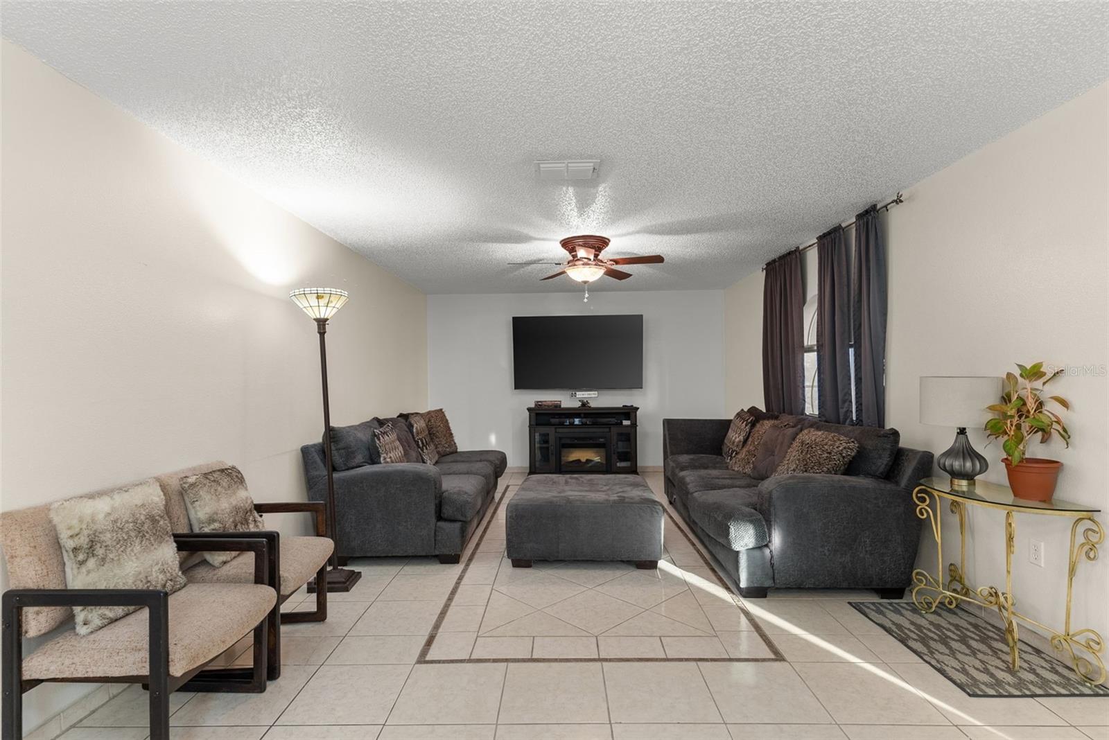 1009 Ronlin St Property Photo 38