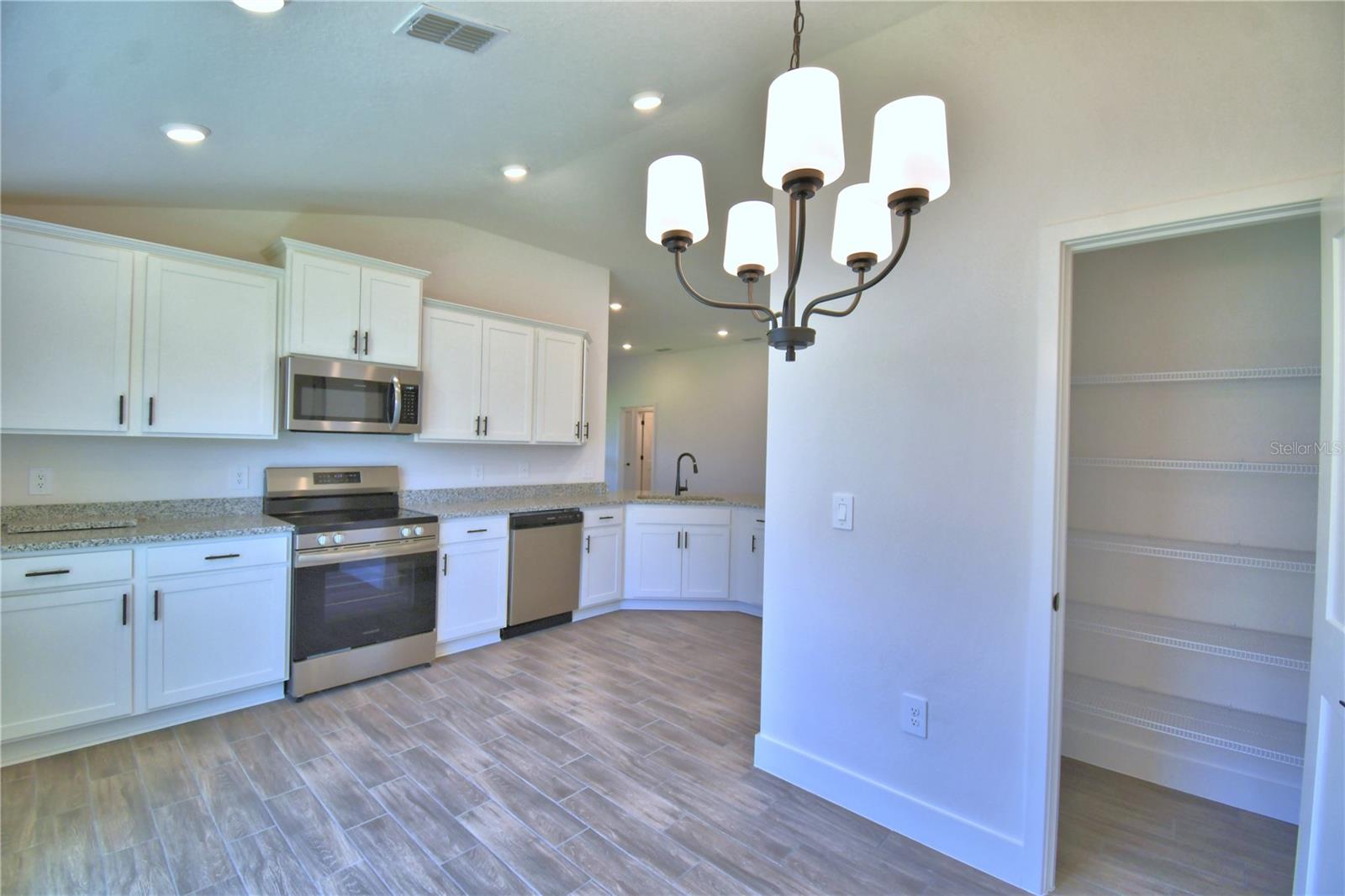 4651 Grandview Glen Dr Property Photo 16