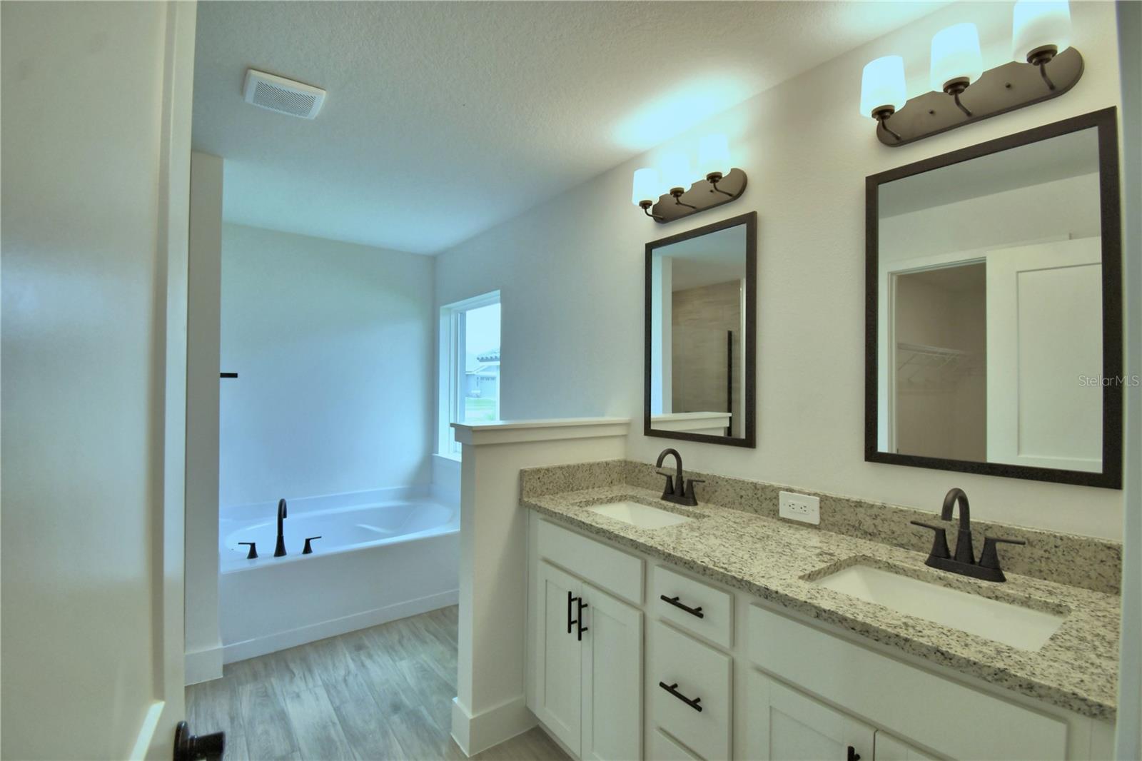 4663 Grandview Glen Dr Property Photo 25