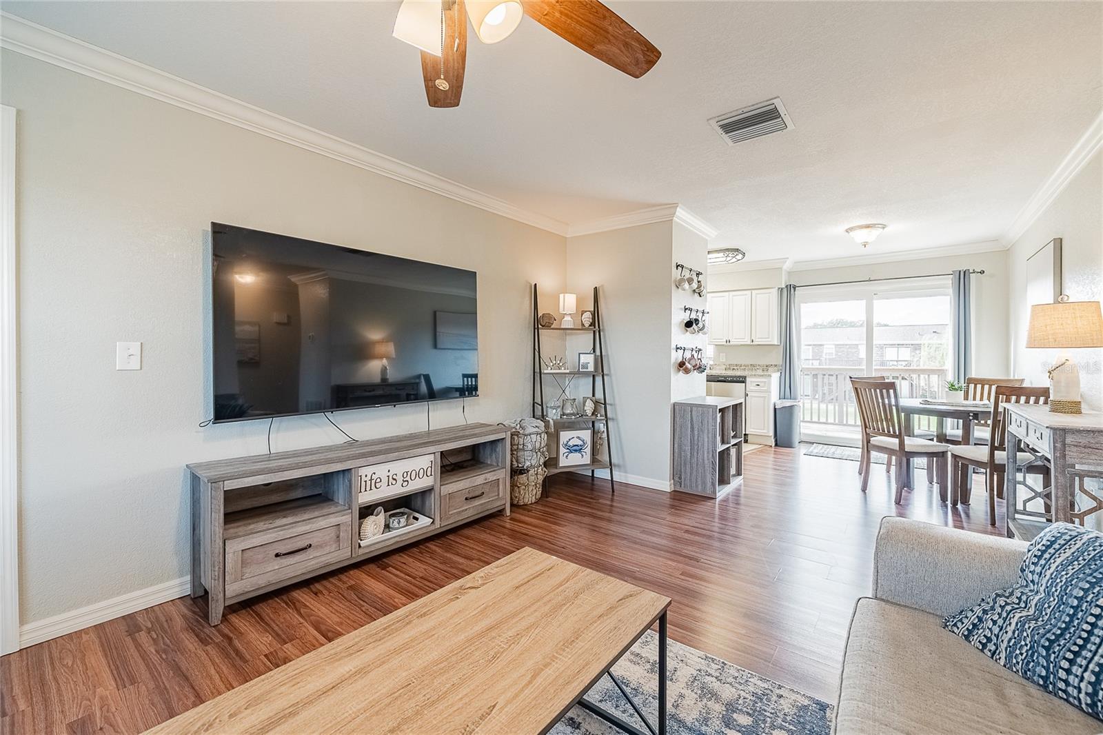 1920 E Edgewood Dr #l4 Property Photo 8