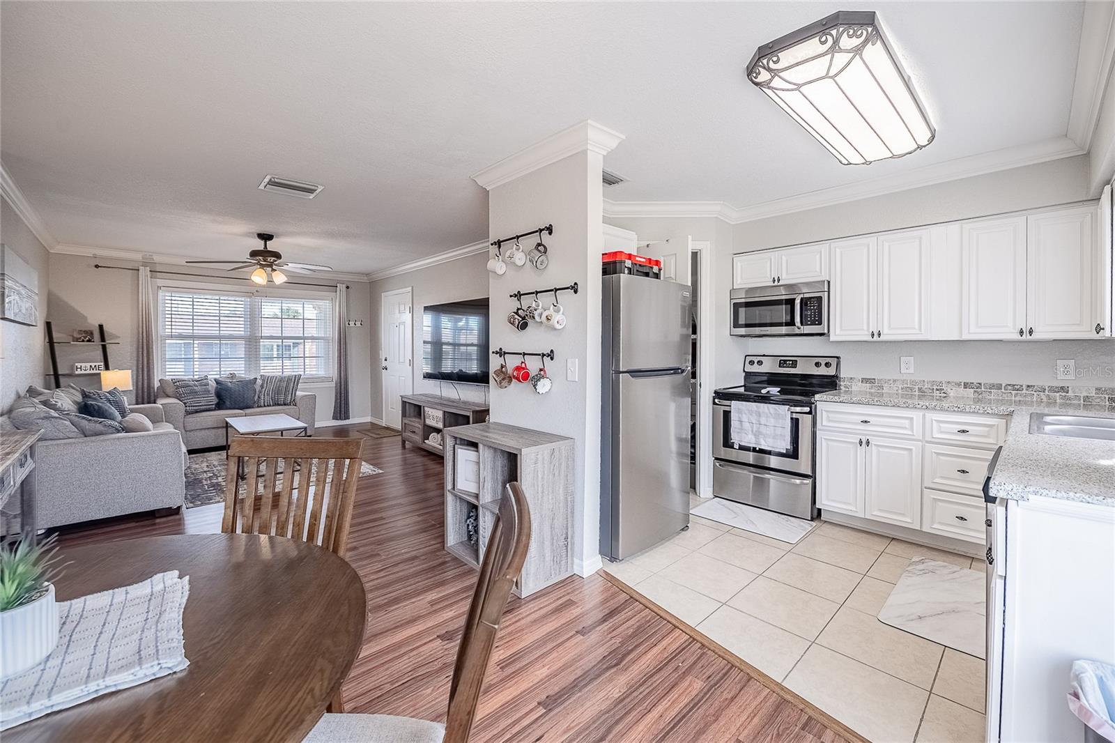 1920 E Edgewood Dr #l4 Property Photo 11