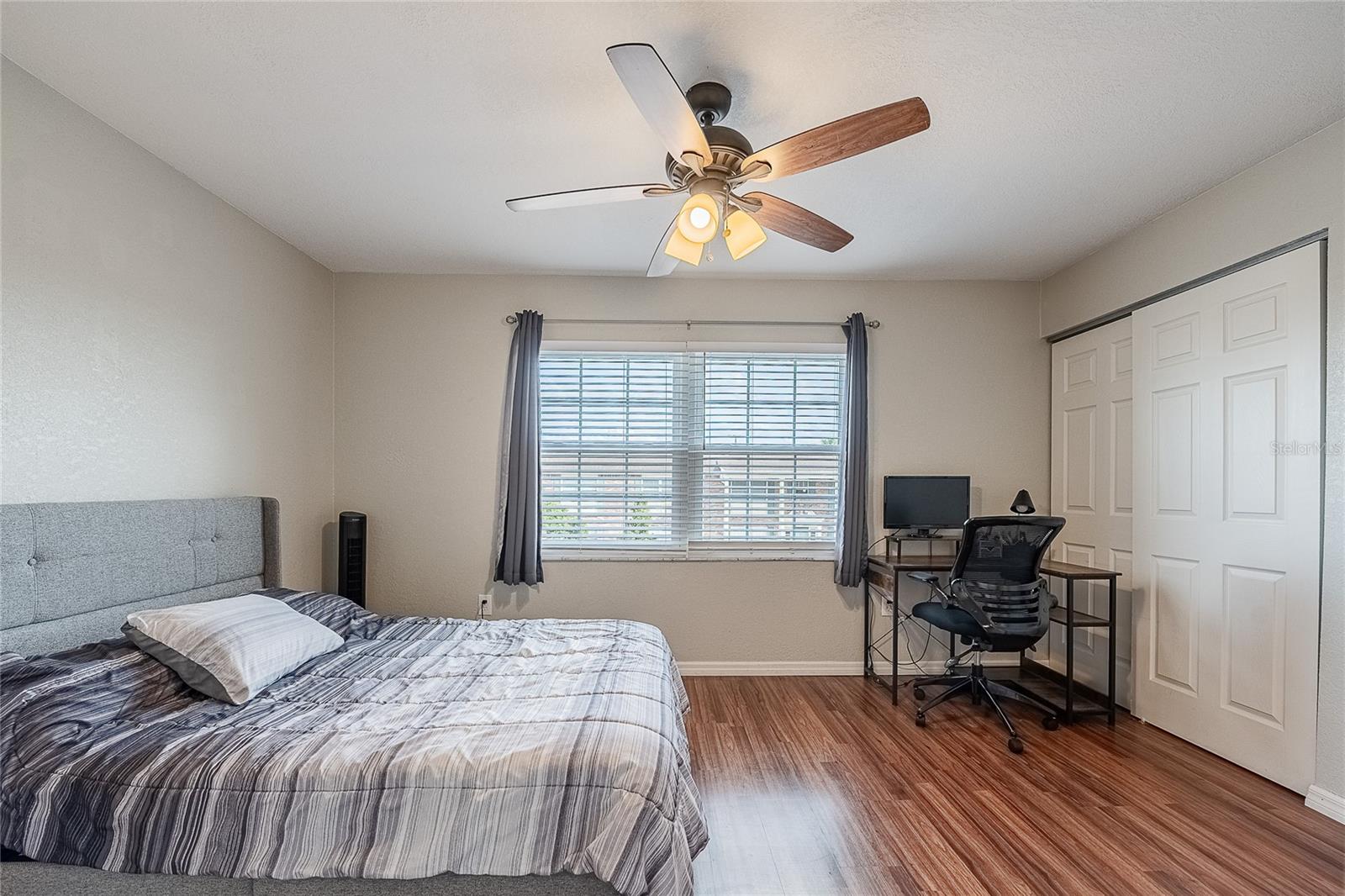 1920 E Edgewood Dr #l4 Property Photo 17