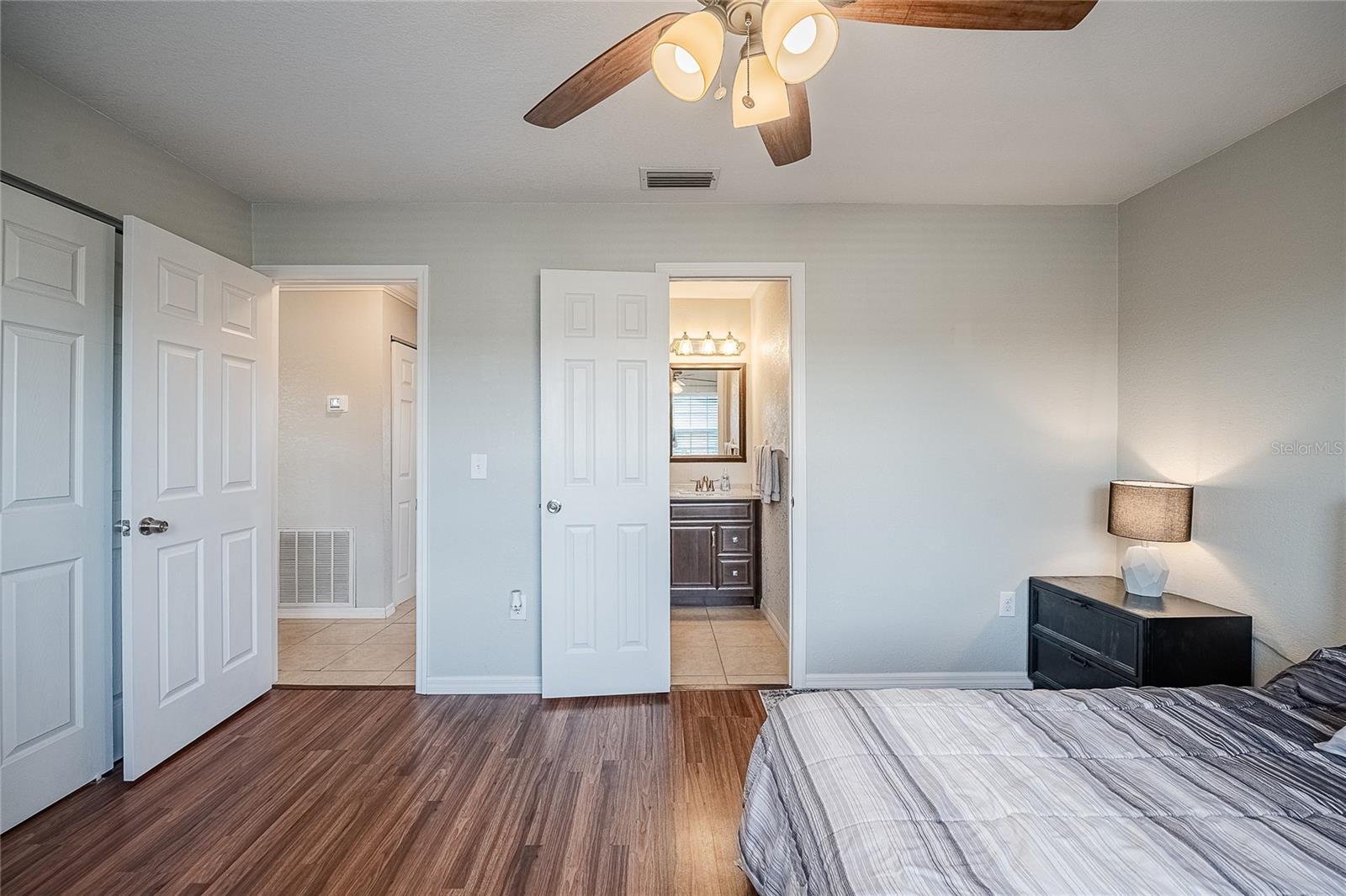 1920 E Edgewood Dr #l4 Property Photo 19