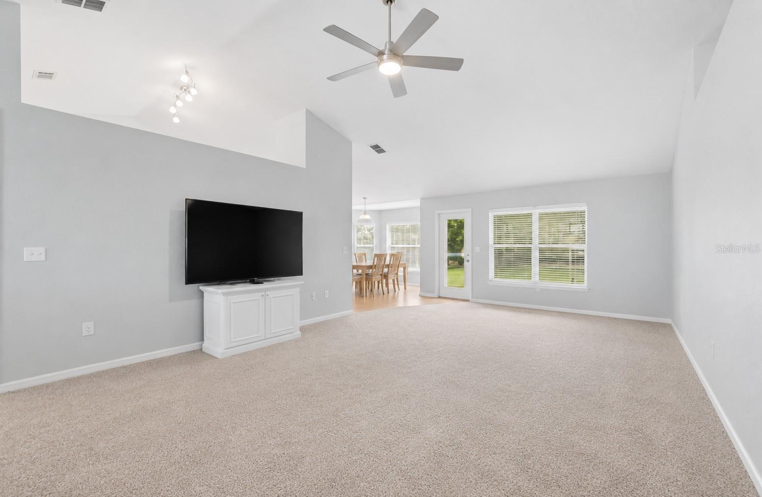 6786 Highlands Creek Blvd Property Photo 3