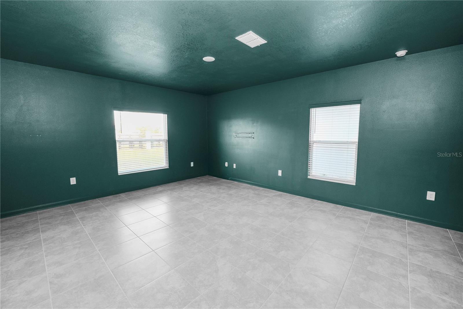 1465 Deepwater Cir Property Photo 4