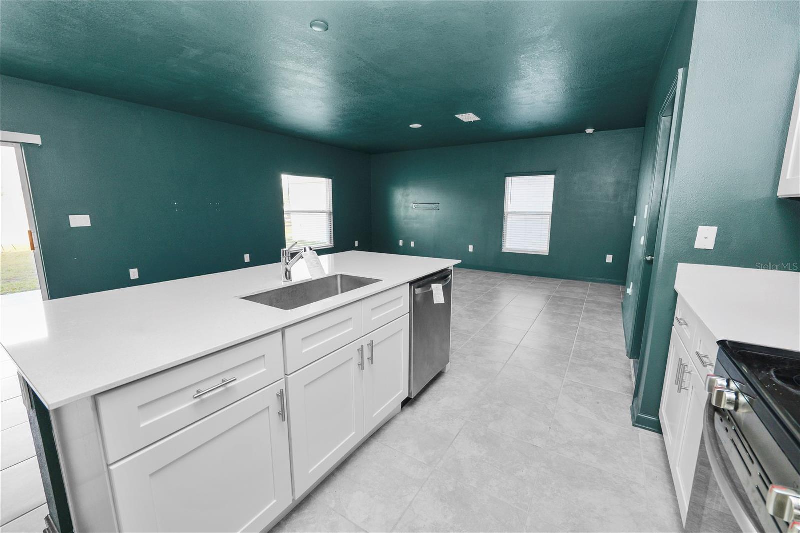 1465 Deepwater Cir Property Photo 8