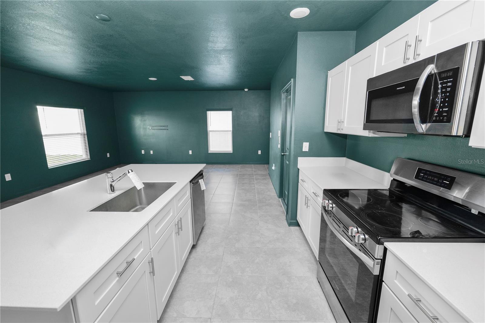 1465 Deepwater Cir Property Photo 10