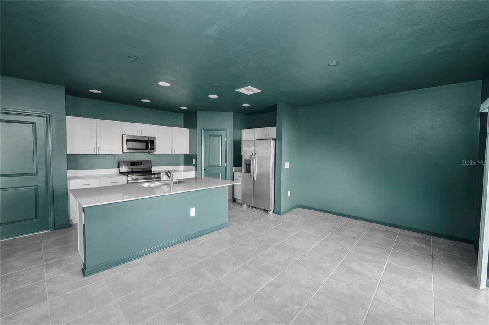 1465 Deepwater Cir Property Photo 11
