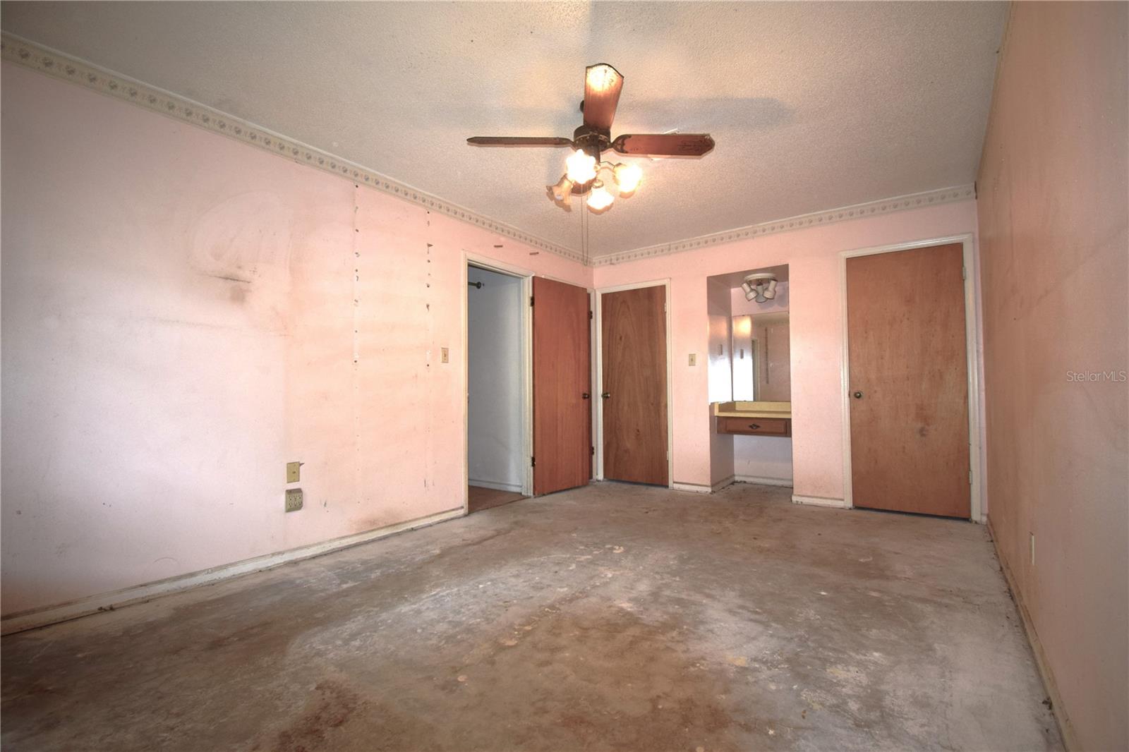 4104 E County Road 540a Property Photo 23