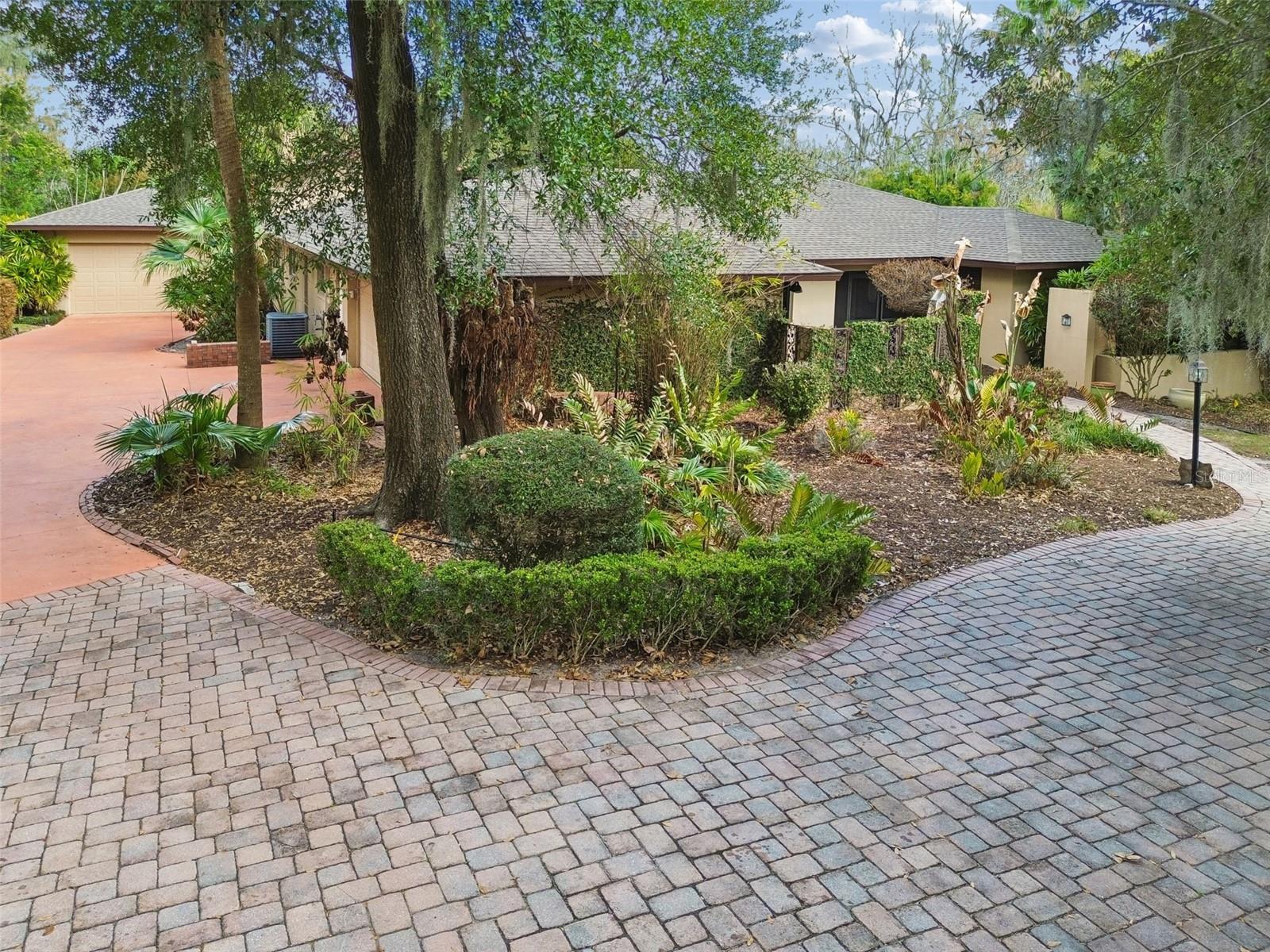 5324 Woodhaven Ln Property Photo 3
