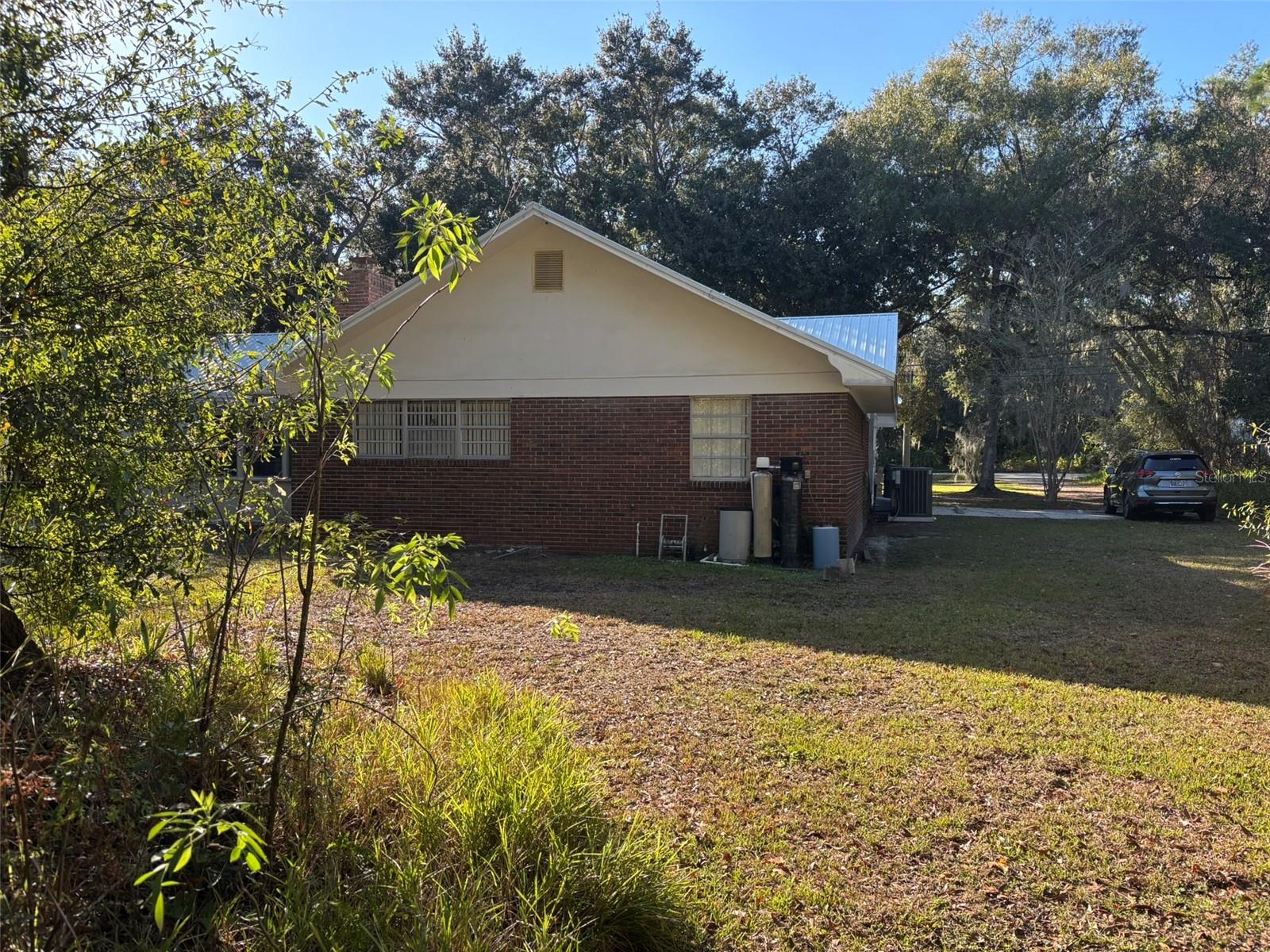 4040 Waring Rd Property Photo 8