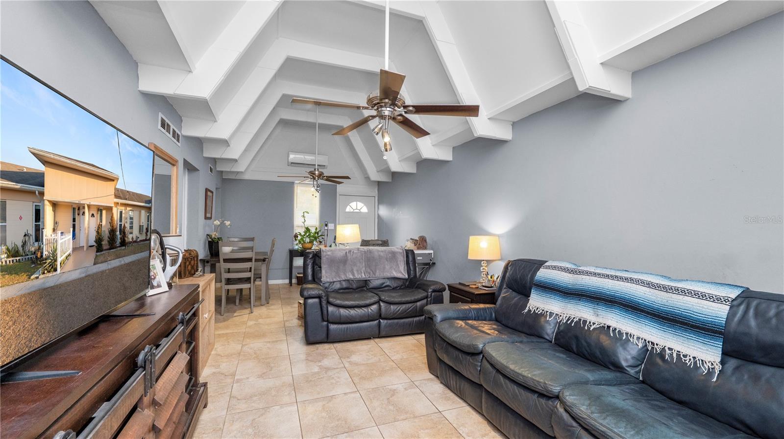 4311 Club Cir Property Photo 7