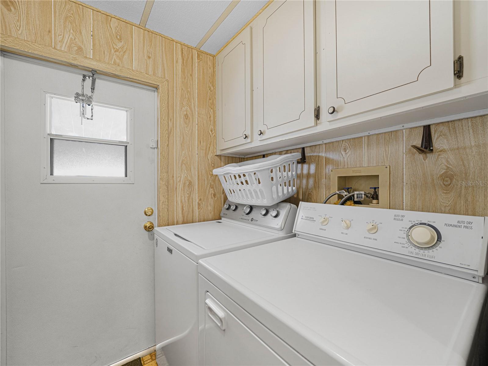 1679 Foxway Dr Property Photo 18