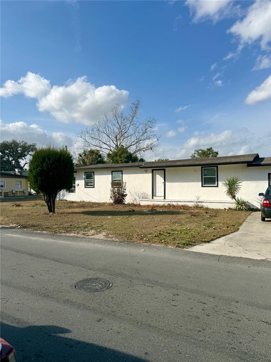 1550 E BAY ST Property Photo 1